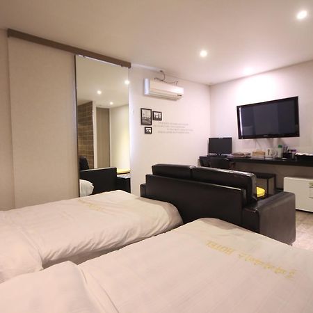 Paradise Hotel Gunsan Extérieur photo