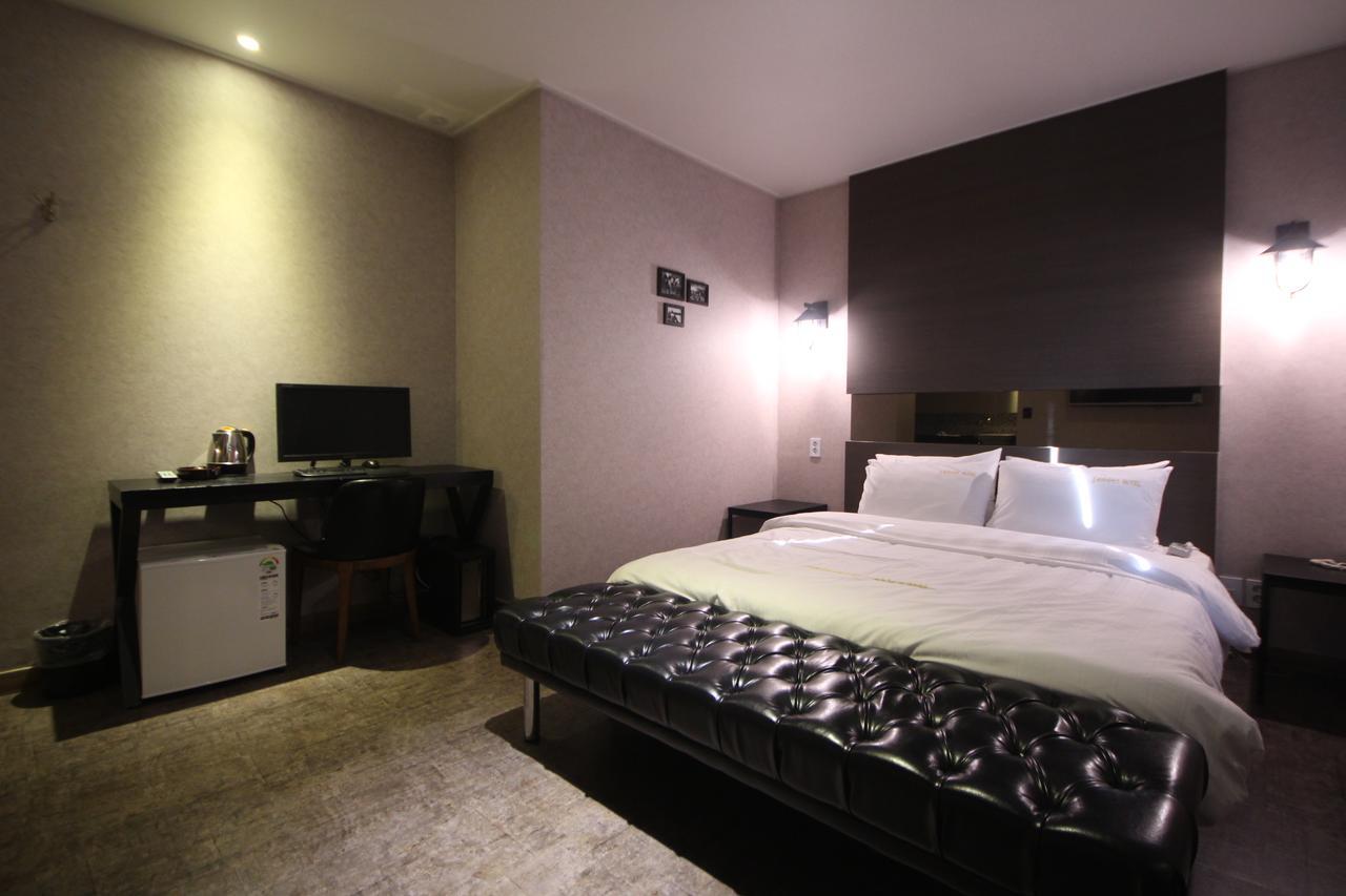 Paradise Hotel Gunsan Extérieur photo
