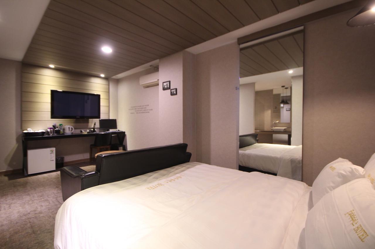 Paradise Hotel Gunsan Extérieur photo