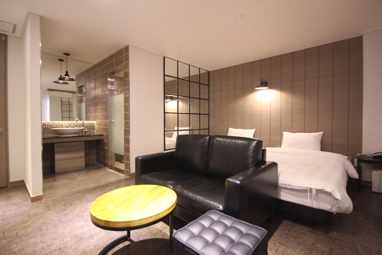 Paradise Hotel Gunsan Extérieur photo
