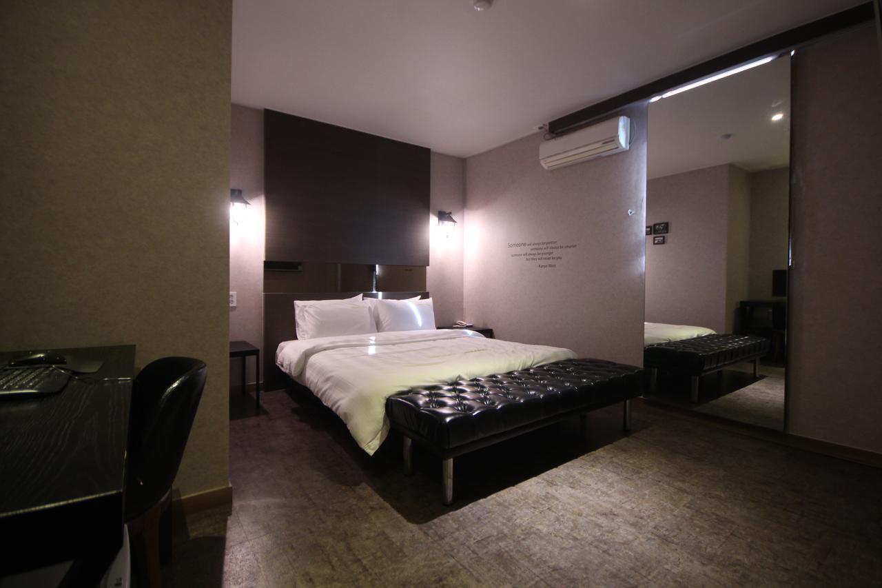 Paradise Hotel Gunsan Extérieur photo